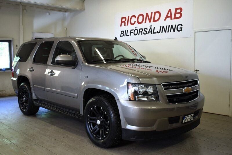 Mörkgrå (grå) Begagnad 2008 Chevrolet Tahoe SE SUV | 169 900 kr - Bild 1/4