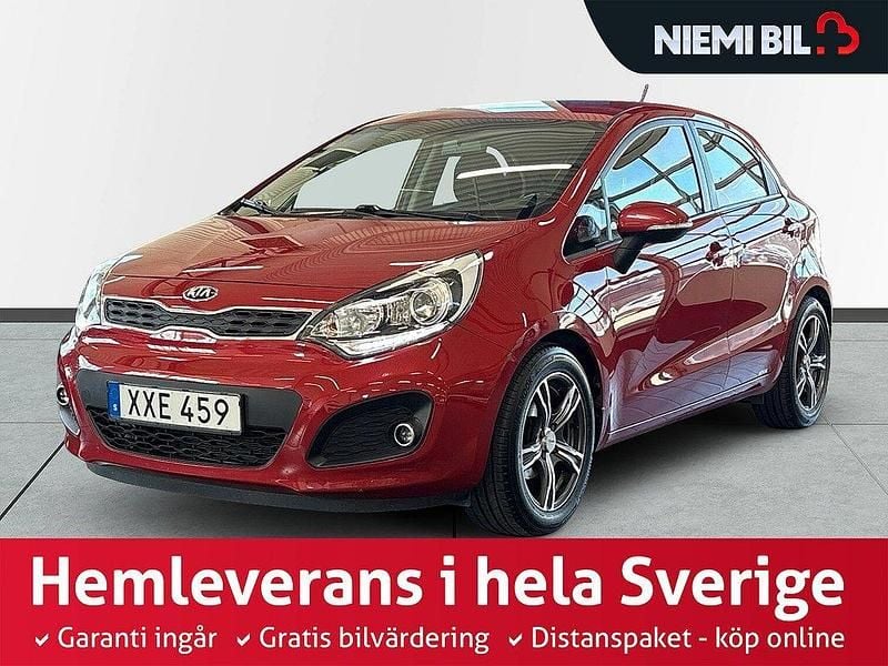 Röd Begagnad 2014 Kia Rio Halvkombi | 104 900 kr (Lite dyr) - Bild 1/3