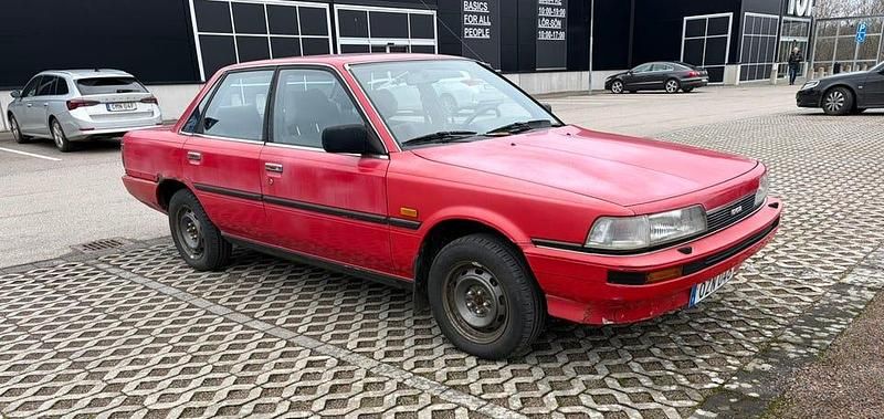 Begagnad 1989 Toyota Camry Sedan | 16 500 kr - Bild 1/4