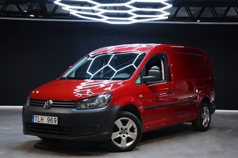 Röd Begagnad 2014 VW Caddy Maxi Minibuss | 89 900 kr (Marknadspris) - Bild 1/4