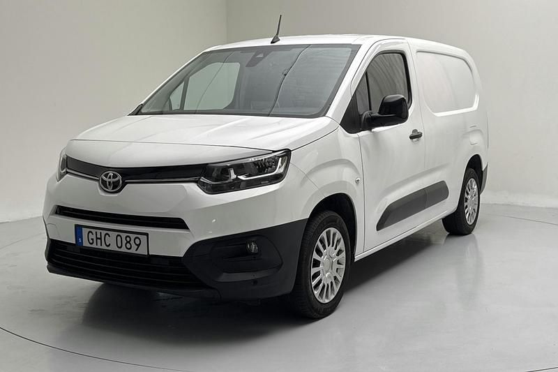 Vit Begagnad 2022 Toyota Proace City Van | 170 000 kr - Bild 1/4