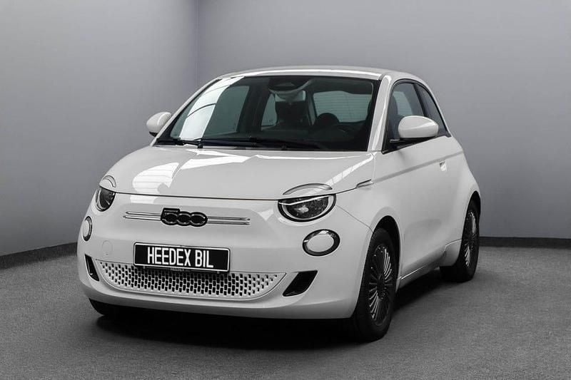 Begagnad Fiat 500e 86 kW (118 HK) 2022 Vit Halvkombi