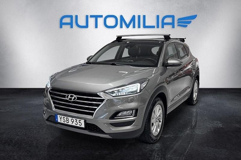 Grå Begagnad 2018 Hyundai Tucson Premium SUV | 194 900 kr (Marknadspris) - Bild 1/4