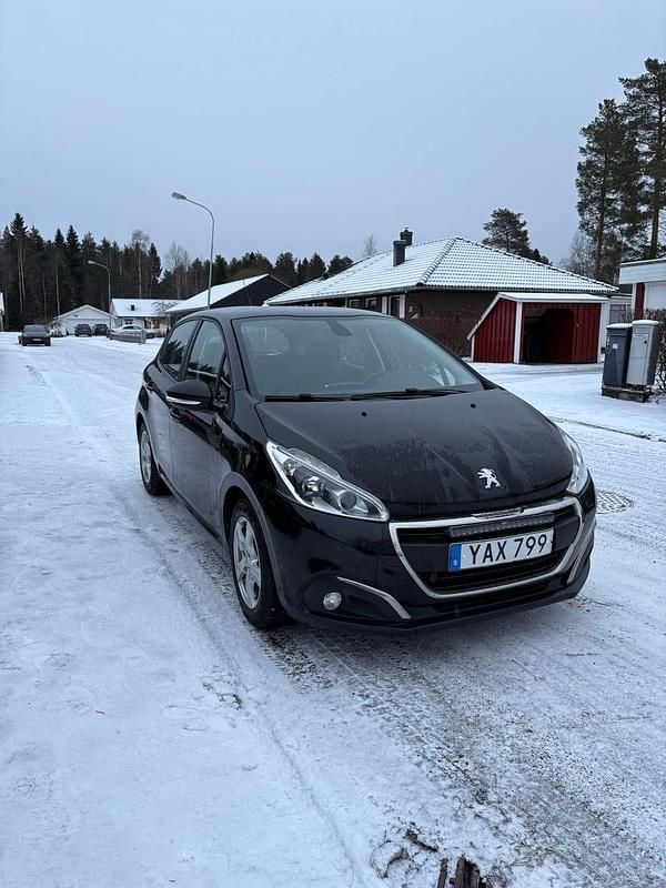 Begagnad 2015 Peugeot 208 Halvkombi | 50 000 kr (Marknadspris) - Bild 1/4