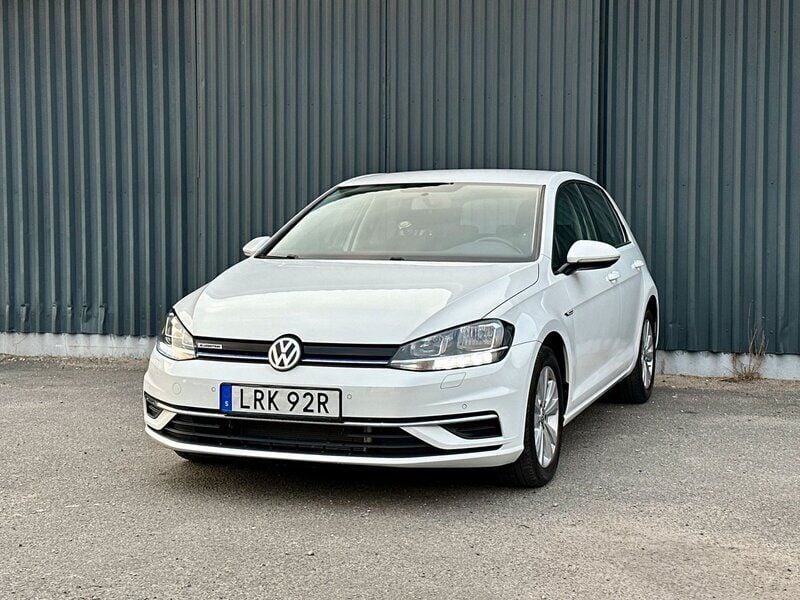 Vit Begagnad 2019 VW Golf Alltrack Kombi | 133 000 kr - Bild 1/4