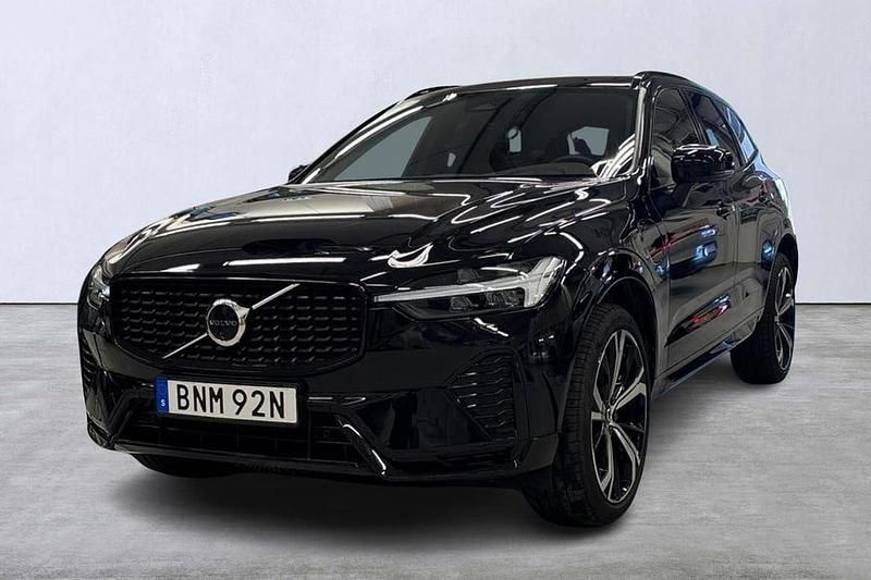 Svart Begagnad 2024 Volvo XC60 Plus SUV | 609 900 kr (Dyr) - Bild 1/4