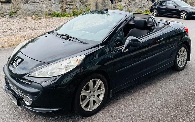 Svart Begagnad 2008 Peugeot 207 CC Cab | 59 000 kr (Bra pris) - Bild 1/4