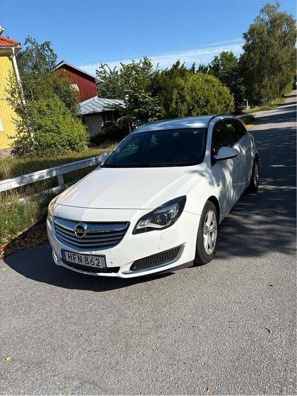 Vit Begagnad 2014 Opel Insignia Edition Kombi | 59 900 kr (Bra pris) - Bild 1/4