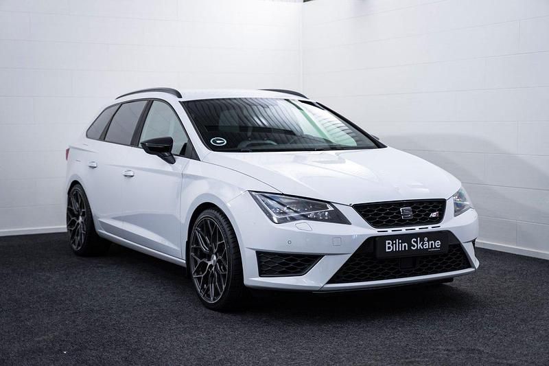 Vit Begagnad 2015 Cupra Leon Kombi | 157 900 kr (Marknadspris) - Bild 1/4