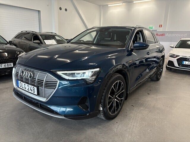 Galaxblå metallic Begagnad 2019 Audi e-tron Proline SUV | 319 000 kr (Marknadspris) - Bild 1/4