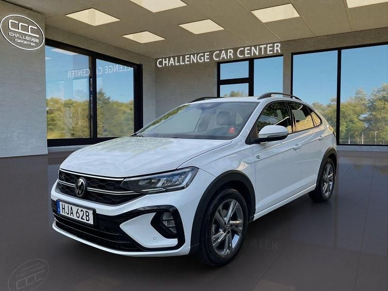 Vit Begagnad 2024 VW Taigo R-line SUV | 244 900 kr (Marknadspris) - Bild 1/4