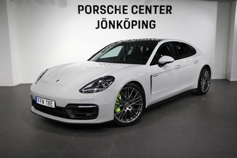 Grå Begagnad 2024 Porsche Panamera 4 Platinum Edition Sedan | 799 000 kr (Superpris) - Bild 1/4