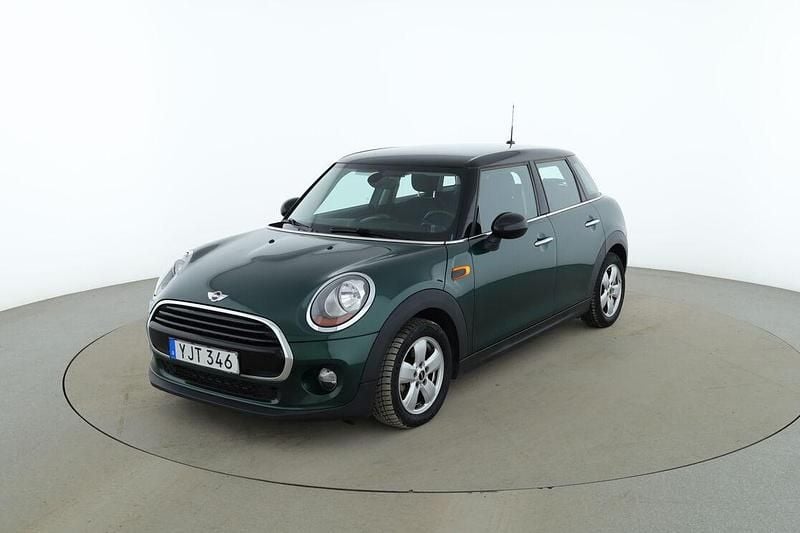 Grön Begagnad 2017 Mini Cooper Salt Halvkombi | 171 000 kr (Marknadspris) - Bild 1/3