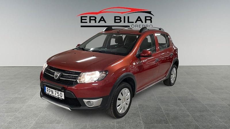 Begagnad Dacia Sandero Stepway 90 HK (66 kW) 2015 Röd Halvkombi