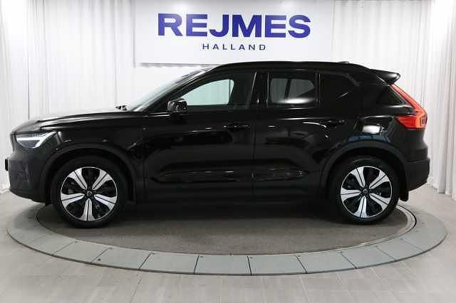 Begagnad Volvo XC40 Core 185 kW (252 HK) 2022 Svart SUV