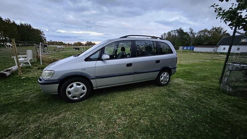 Begagnad 2001 Opel Zafira Minibuss | 21 000 kr - Bild 1/4