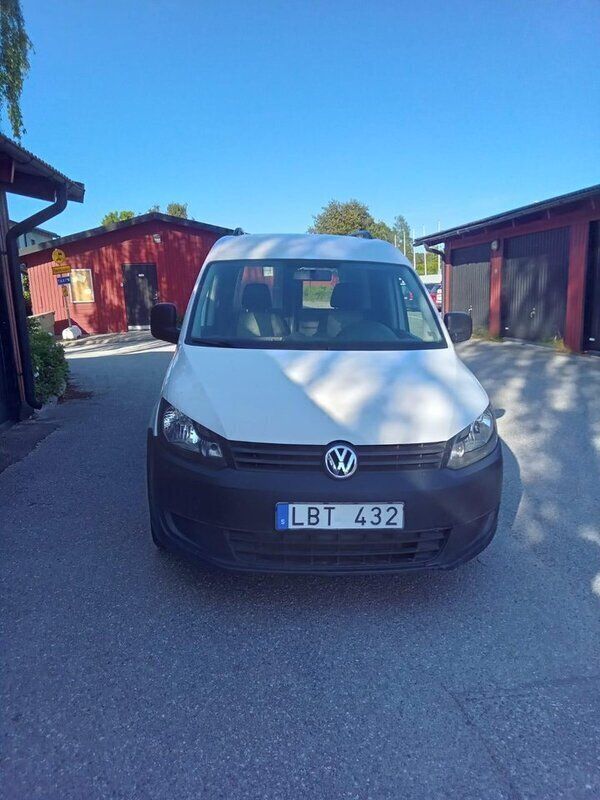 Vit Begagnad 2014 VW Caddy Minibuss | 38 000 kr (Superpris) - Bild 1/4