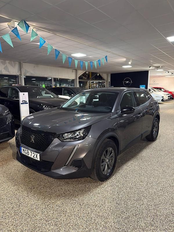 Grå Begagnad 2022 Peugeot 2008 Active SUV | 199 800 kr (Marknadspris) - Bild 1/4