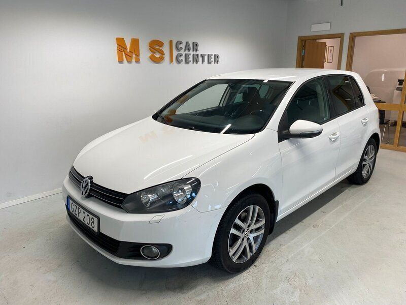 Vit Begagnad 2010 VW Golf VI Halvkombi | 67 900 kr (Marknadspris) - Bild 1/4
