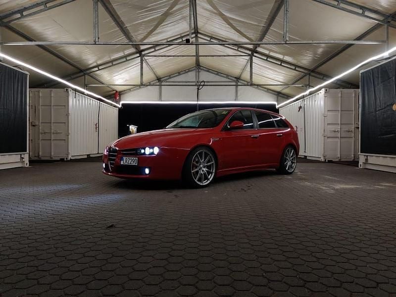 Begagnad 2011 Alfa Romeo 159 | 79 900 kr - Bild 1/4