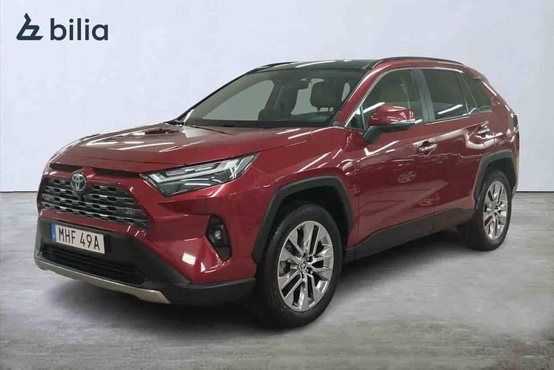Röd Begagnad 2022 Toyota RAV4 Hybrid Executive SUV | 399 000 kr (Marknadspris) - Bild 1/1