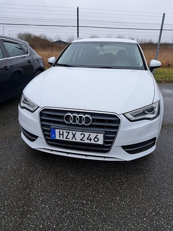 Vit Begagnad 2015 Audi A3 Attraction Sedan | 79 900 kr - Bild 1/1