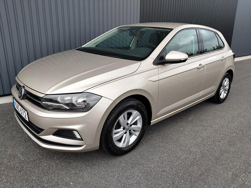 Silver Begagnad 2018 VW Polo Halvkombi | 122 000 kr (Marknadspris) - Bild 1/4