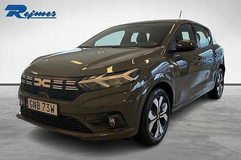 Grå urban metallic kpw Ny 2025 Dacia Sandero Expression Halvkombi | 228 900 kr (Marknadspris) - Bild 1/4