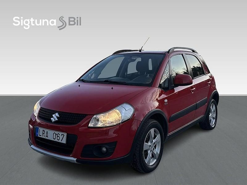 Röd Begagnad 2011 Suzuki SX4 Halvkombi | 59 900 kr (Bra pris) - Bild 1/3
