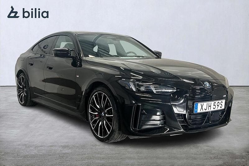 Svart Begagnad 2024 BMW i4 M Sport Sedan | 769 000 kr - Bild 1/4