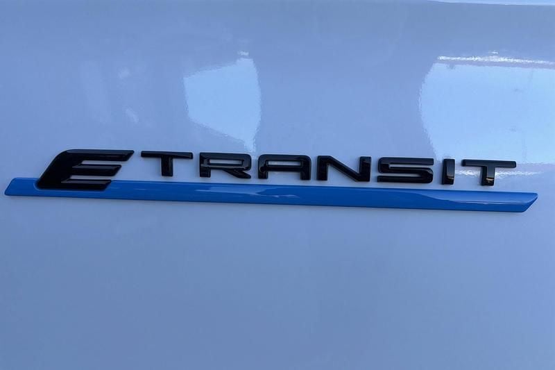 Ny Ford E-Transit 2025 Vit Van