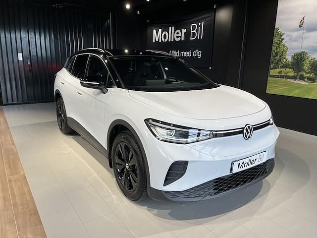 Vit (glacier white metallic bl) Ny 2025 VW ID.4 Pro SUV | 587 900 kr (Dyr) - Bild 1/4