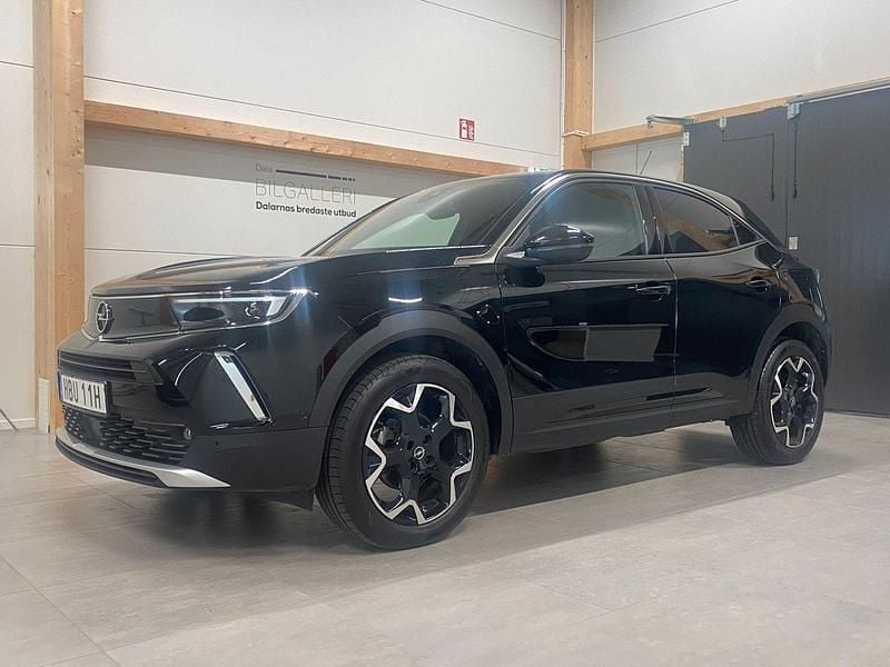 Svart Begagnad 2023 Opel Mokka Ultimate SUV | 229 900 kr (Marknadspris) - Bild 1/4
