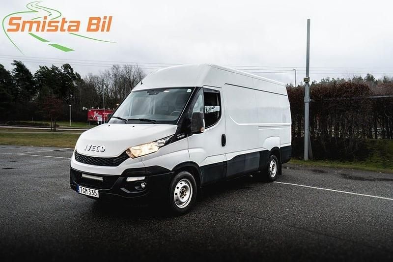 Vit Begagnad 2016 Iveco Daily Van | 169 900 kr (Superpris) - Bild 1/3