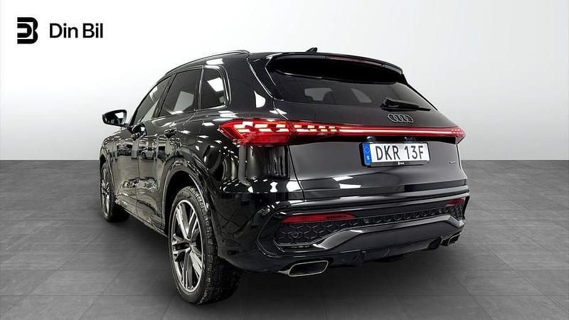 Ny Audi Q5 Edition .1 252 HK (185 kW) 2025 Röd SUV