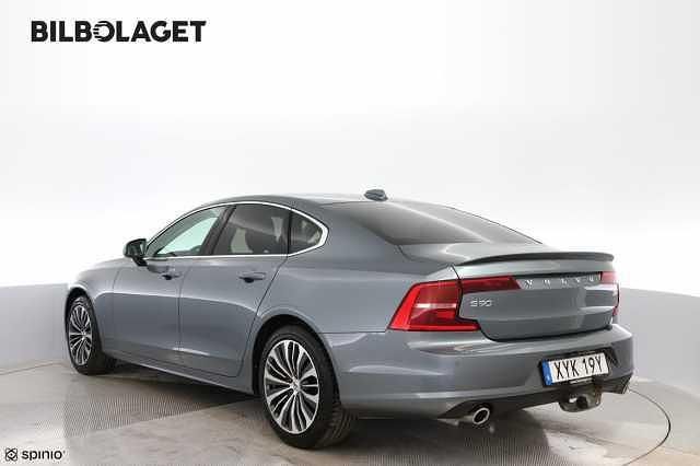 Begagnad Volvo S90 Momentum 192 HK (141 kW) 2019 Grå Sedan