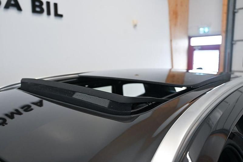 Begagnad Volvo XC60 Plus 350 HK (257 kW) 2022 Grå SUV