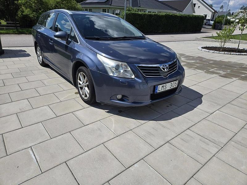 Blå Begagnad 2009 Toyota Avensis Business Edition Kombi | 45 500 kr (Marknadspris) - Bild 1/4