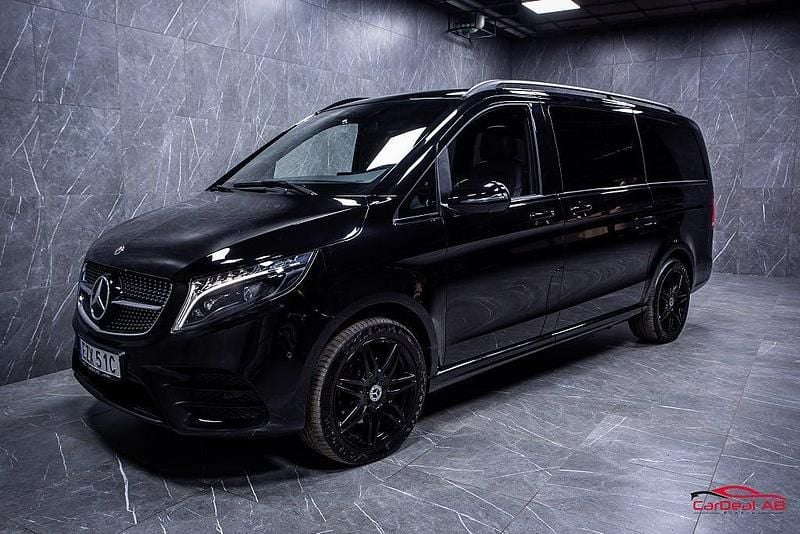 Begagnad Mercedes V300 AMG line 237 HK (174 kW) 2023 Svart Minibuss