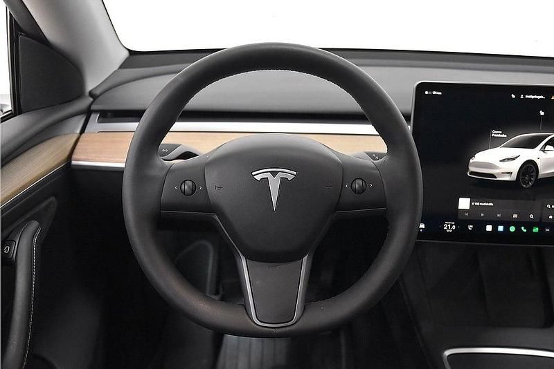 Begagnad Tesla Model Y Long Range AWD 378 kW (514 HK) 2023 Vit SUV