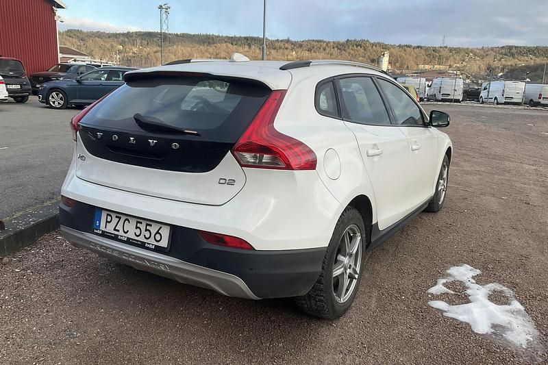 Begagnad Volvo V40 CC 120 HK (88 kW) 2016 Vit Kombi