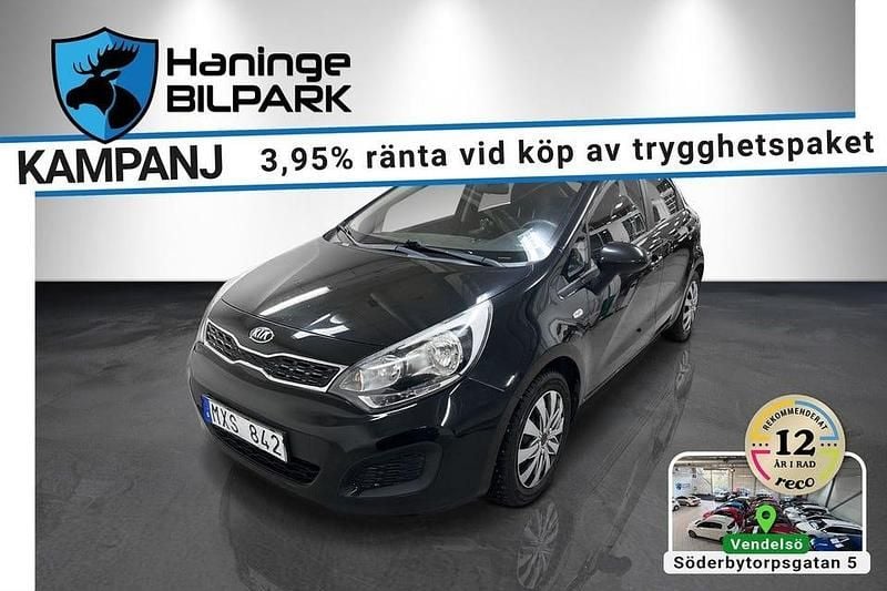 Begagnad Kia Rio 84 HK (61 kW) 2012 Svart Halvkombi
