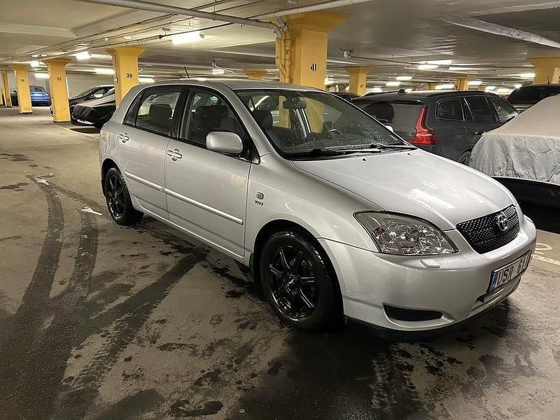Begagnad 2004 Toyota Corolla Halvkombi | 34 500 kr (Marknadspris) - Bild 1/4