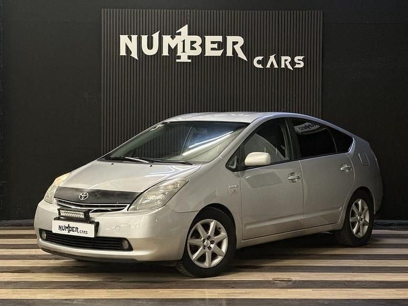 Begagnad Toyota Prius 112 HK (82 kW) 2006 Silver Halvkombi