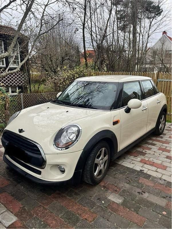 Begagnad 2016 Mini ONE Pepper Halvkombi | 110 000 kr (Marknadspris) - Bild 1/3