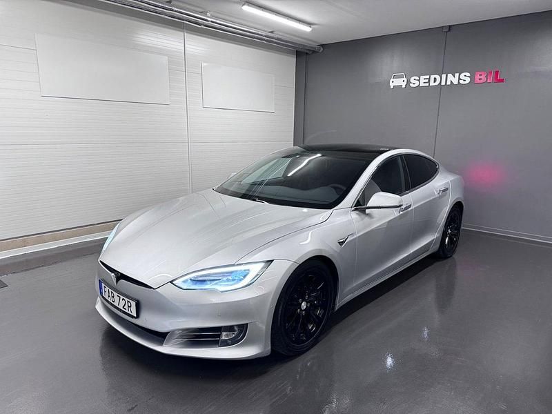 Silver Begagnad 2017 Tesla Model S Halvkombi | 239 900 kr (Marknadspris) - Bild 1/3