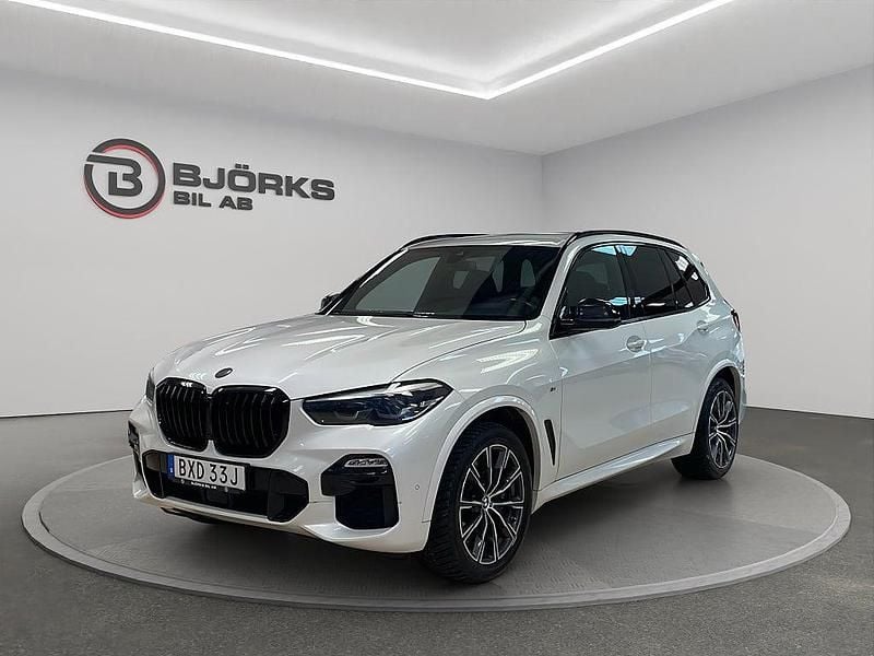 Vit Begagnad 2019 BMW X5 M Sport SUV | 449 500 kr - Bild 1/4