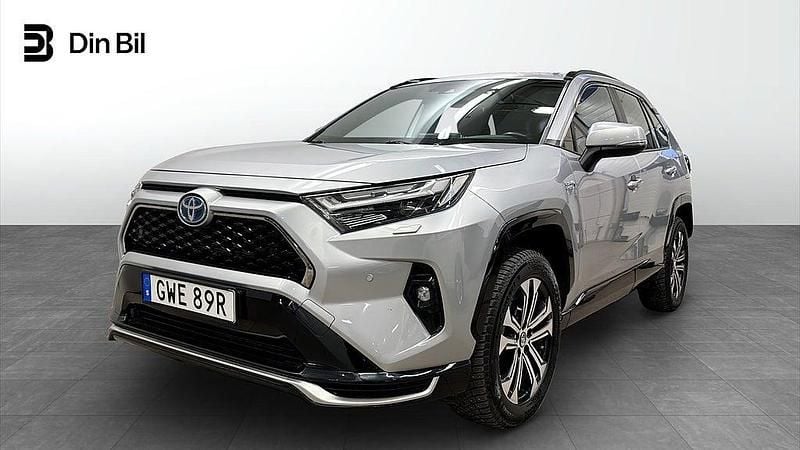 Silver Begagnad 2022 Toyota RAV4 Hybrid SUV | 389 900 kr (Superpris) - Bild 1/4