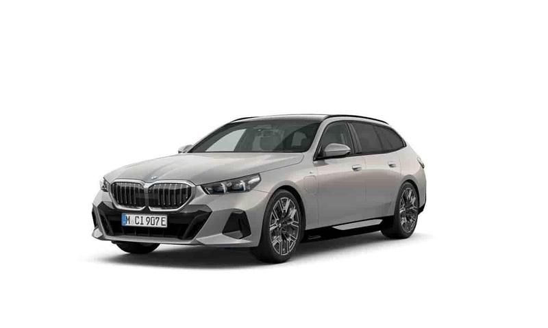 Grå Begagnad 2025 BMW 530e Kombi | 769 000 kr - Bild 1/1