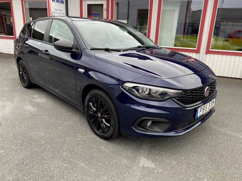 Blå Begagnad 2019 Fiat Tipo Street Kombi | 119 900 kr (Marknadspris) - Bild 1/4